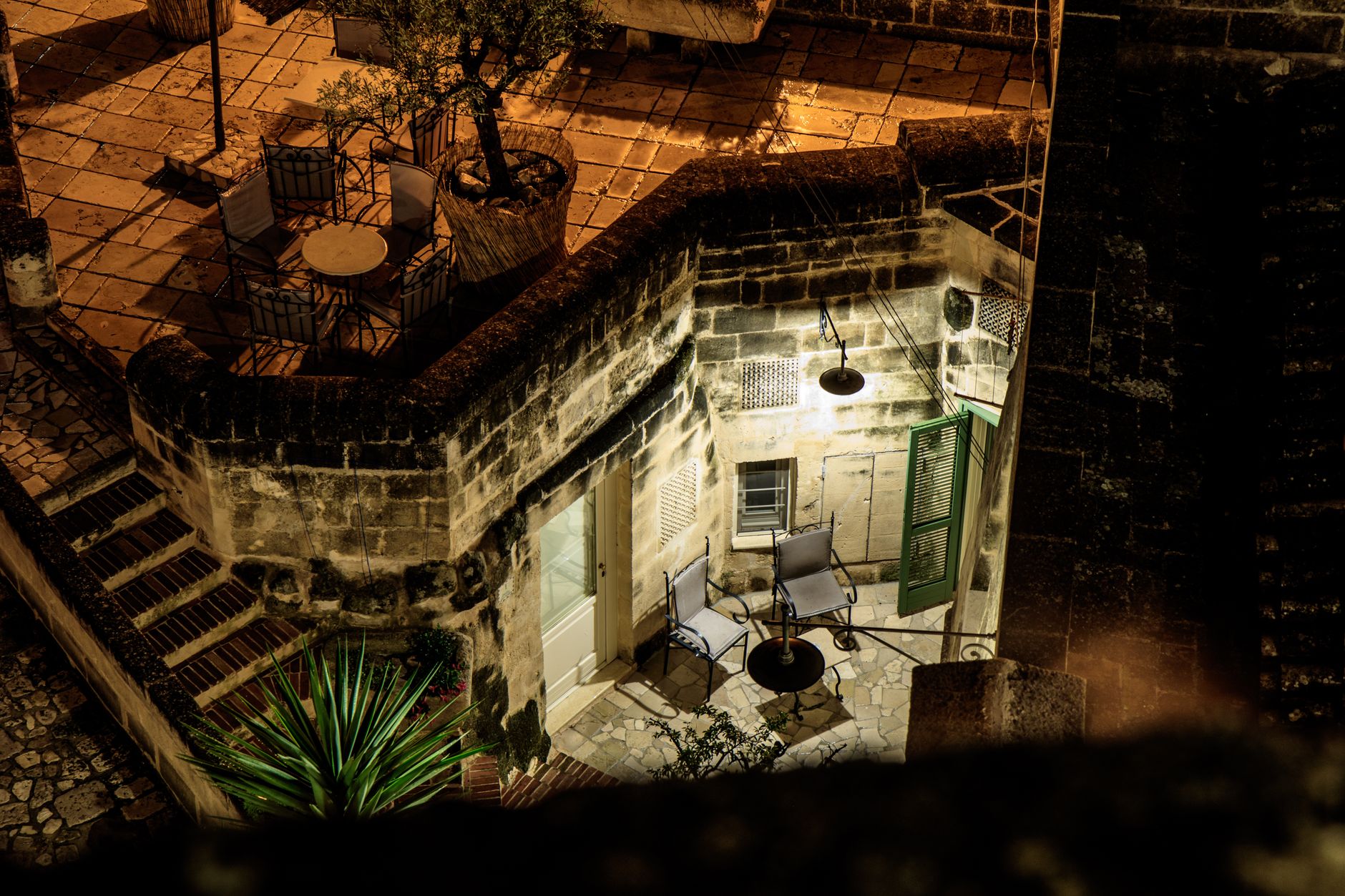 Illuminazione giardino casale
