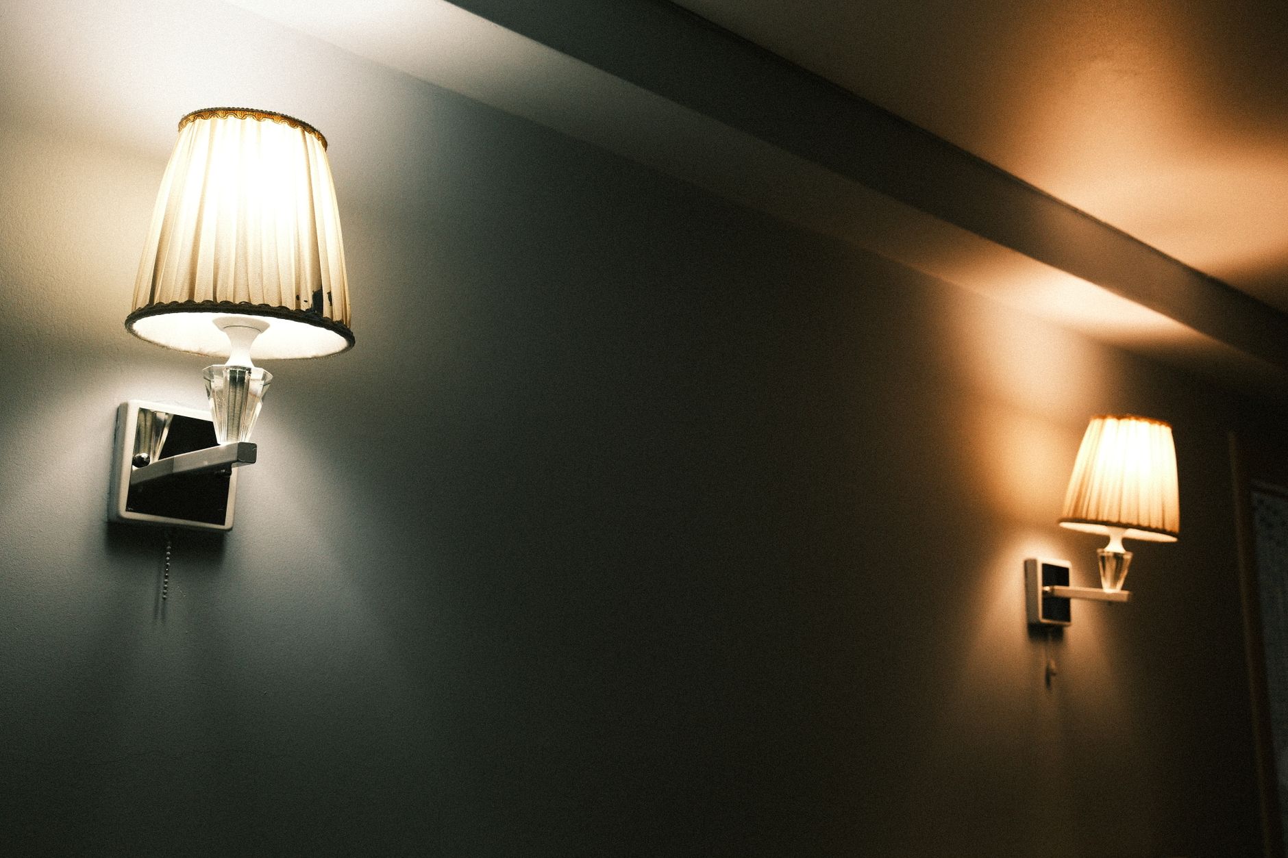 Luce indiretta soggiorno casale